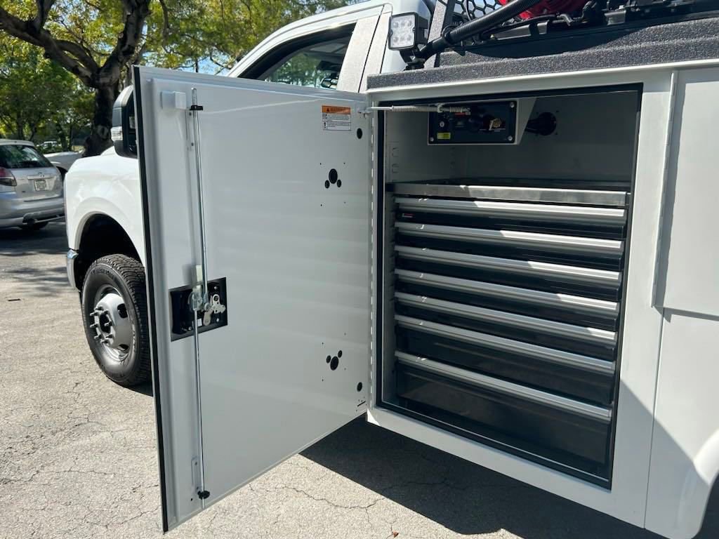 Used 2023 Ford F350 XL w/ Snow Plow Prep Package image 31