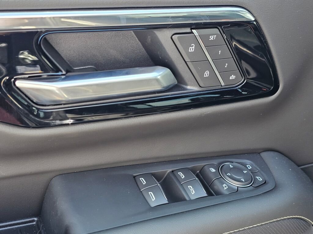 New 2026 Chevrolet Suburban Premier w/ Sun And Tow Package AWD/4WD image 35