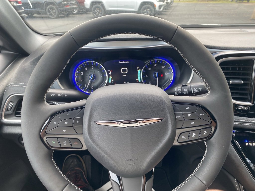 New 2026 Chrysler Pacifica Limited w/ S Appearance Package image 26