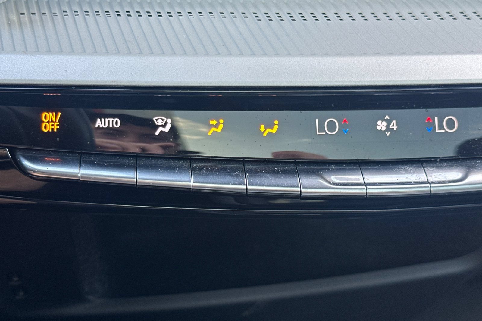 Certified 2025 Cadillac Optiq Sport 2 AWD/4WD image 28