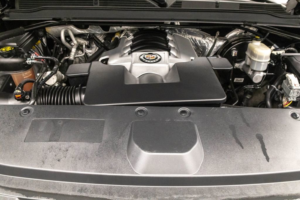 Used 2015 Cadillac Escalade Luxury image 36