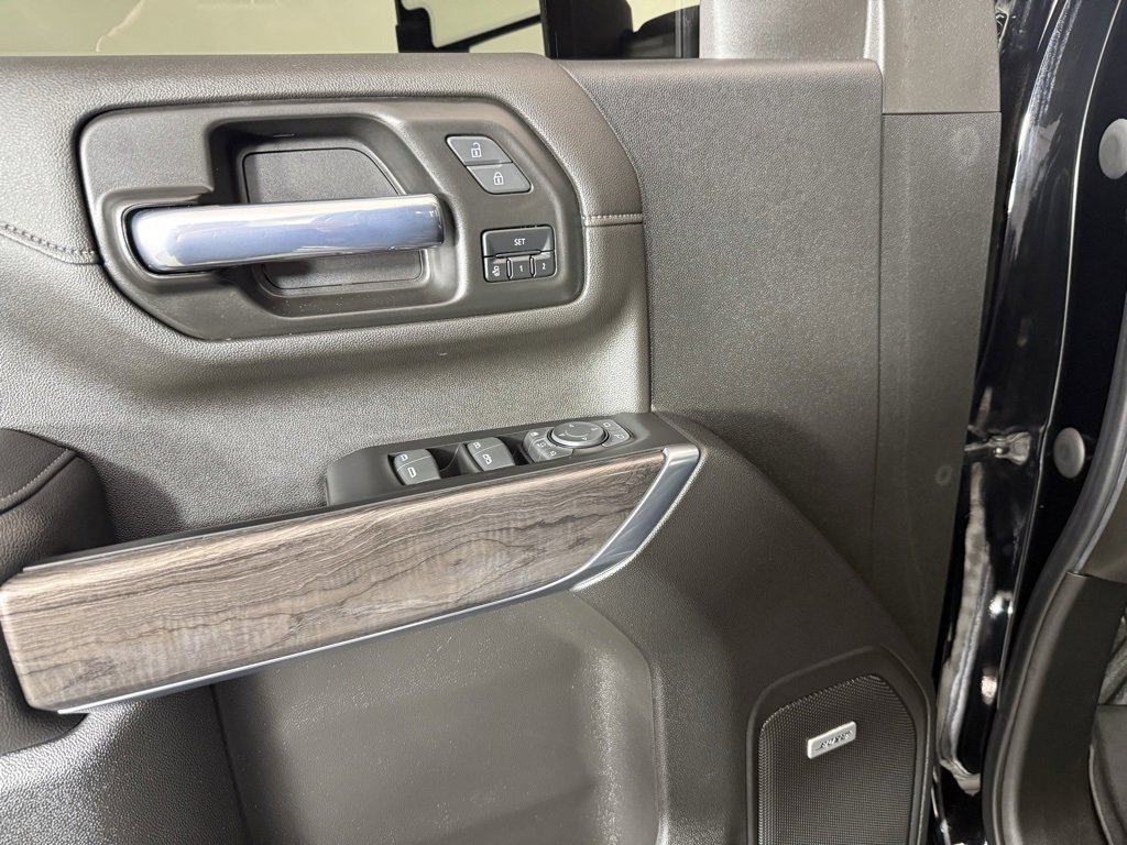 Used 2022 Chevrolet Silverado 2500 LTZ w/ LTZ Plus Package image 27