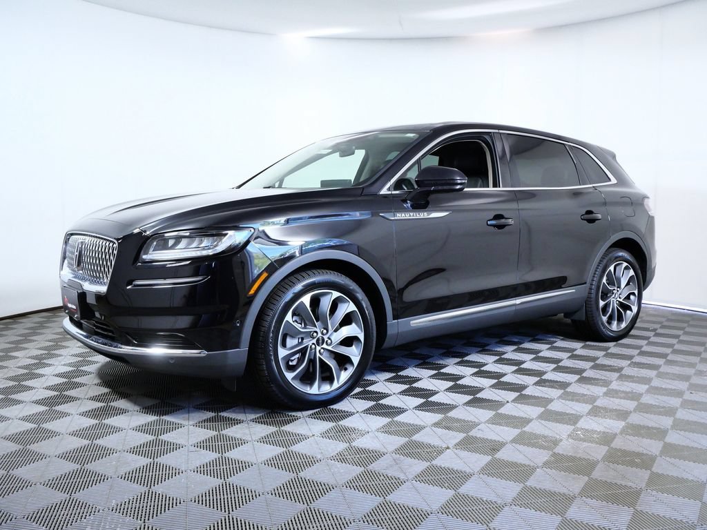 Used 2023 Lincoln Nautilus Reserve w/ Equipment Group 201A AWD/4WD image 2