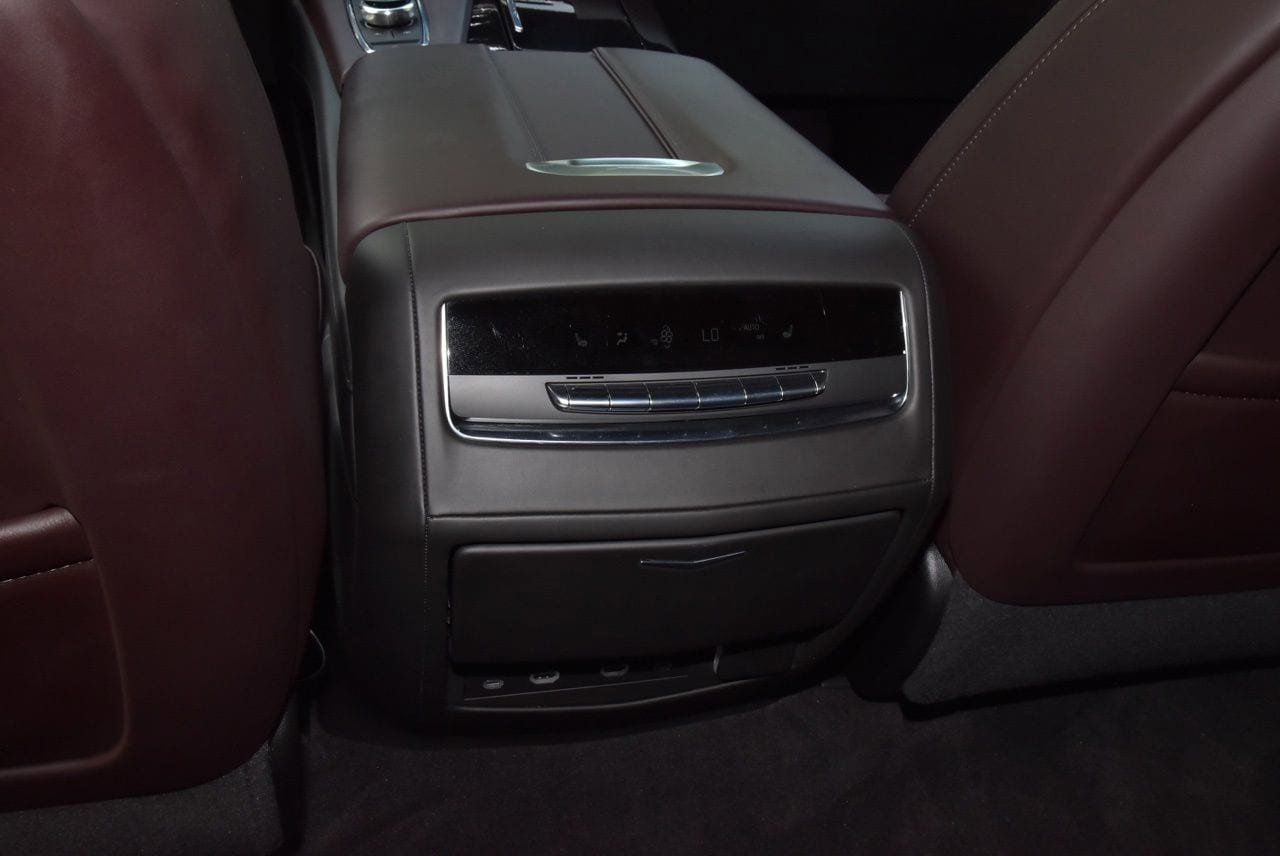 Used 2023 Cadillac Escalade ESV Sport Platinum w/ LPO, ONYX Package AWD/4WD image 19