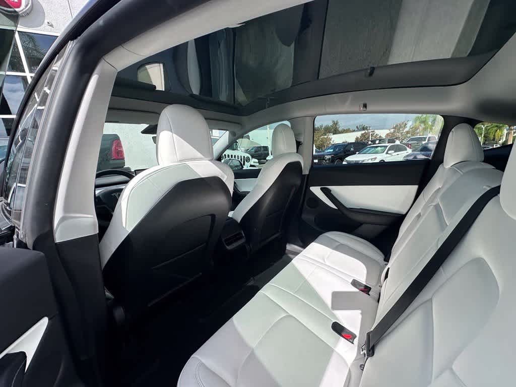 Used 2022 Tesla Model Y Long Range AWD/4WD image 8