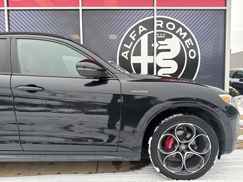 Used 2023 Alfa Romeo Stelvio Veloce image 5