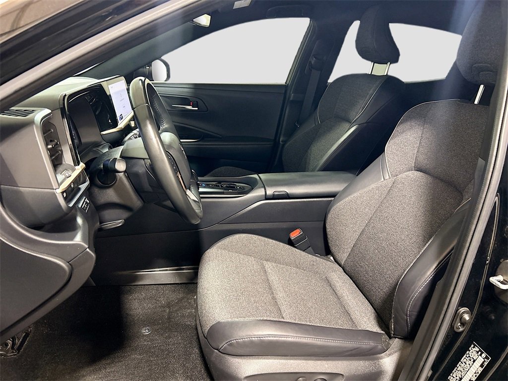 Used 2023 Toyota Crown XLE image 18