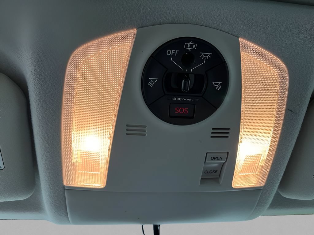 Used 2010 Toyota Prius Four w/ Solar Roof Pkg FWD image 19