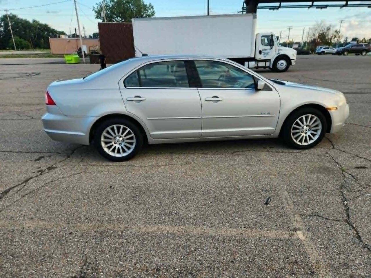 Used 2008 Mercury Milan Premier FWD image 3