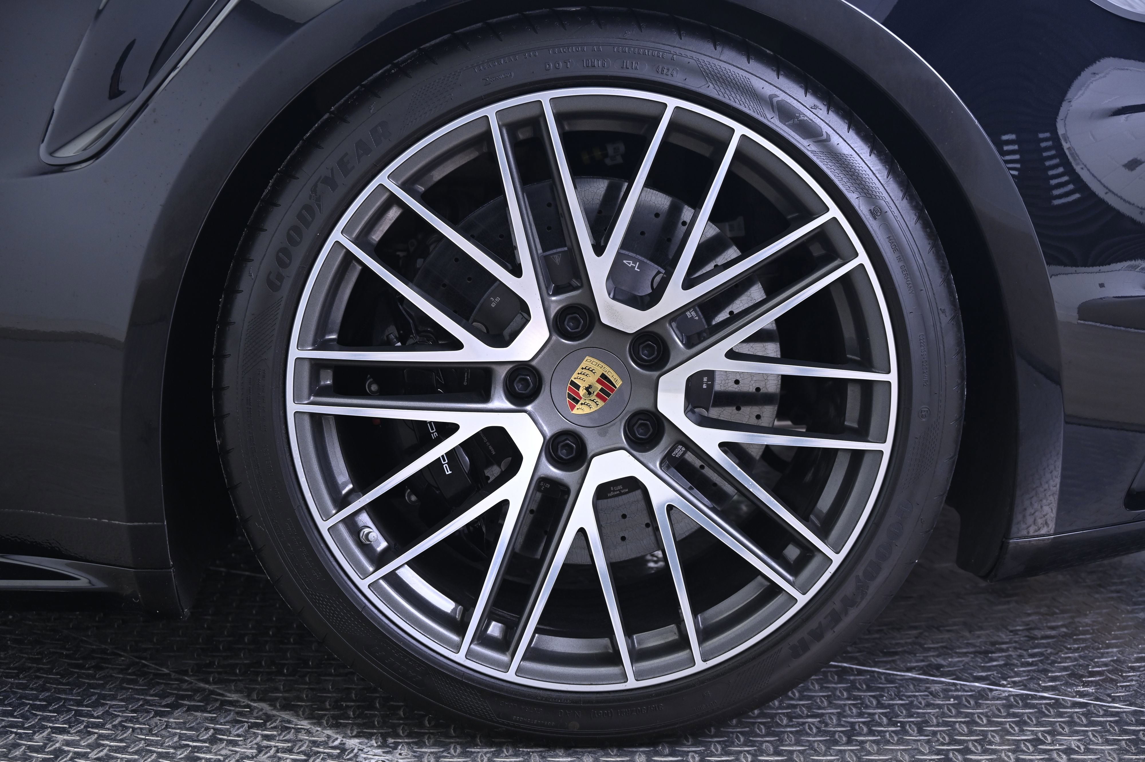 Used 2025 Porsche 911 Turbo image 12