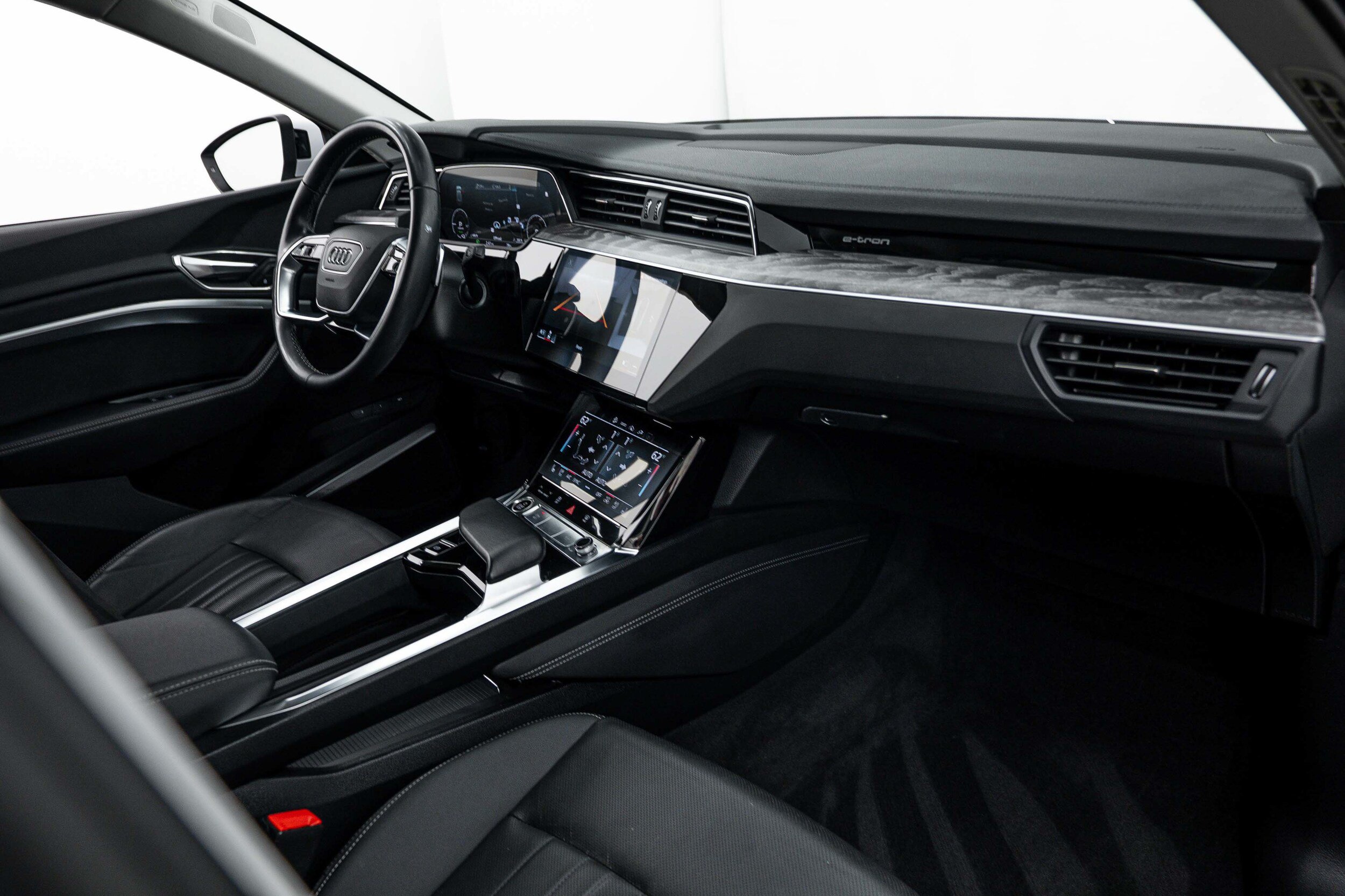 Certified 2024 Audi Q8 e-tron Premium Plus AWD/4WD image 13