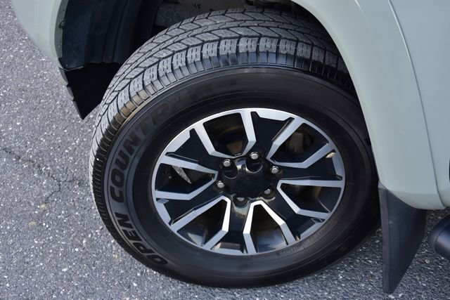 Used 2022 Toyota Tacoma TRD Sport image 32
