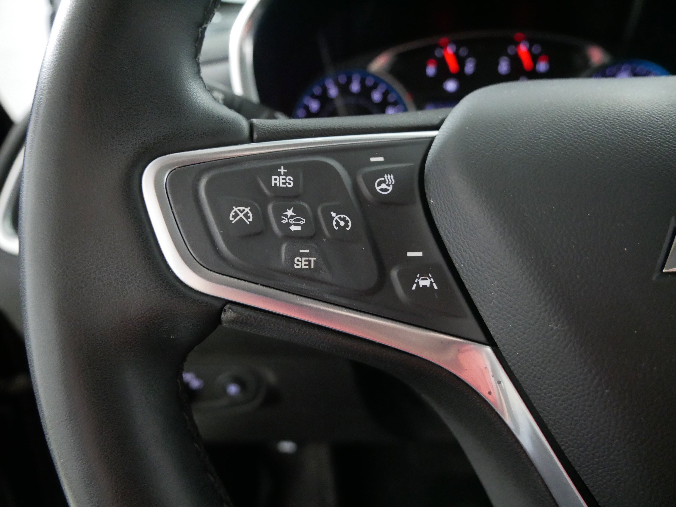 Used 2023 Chevrolet Equinox Premier image 27