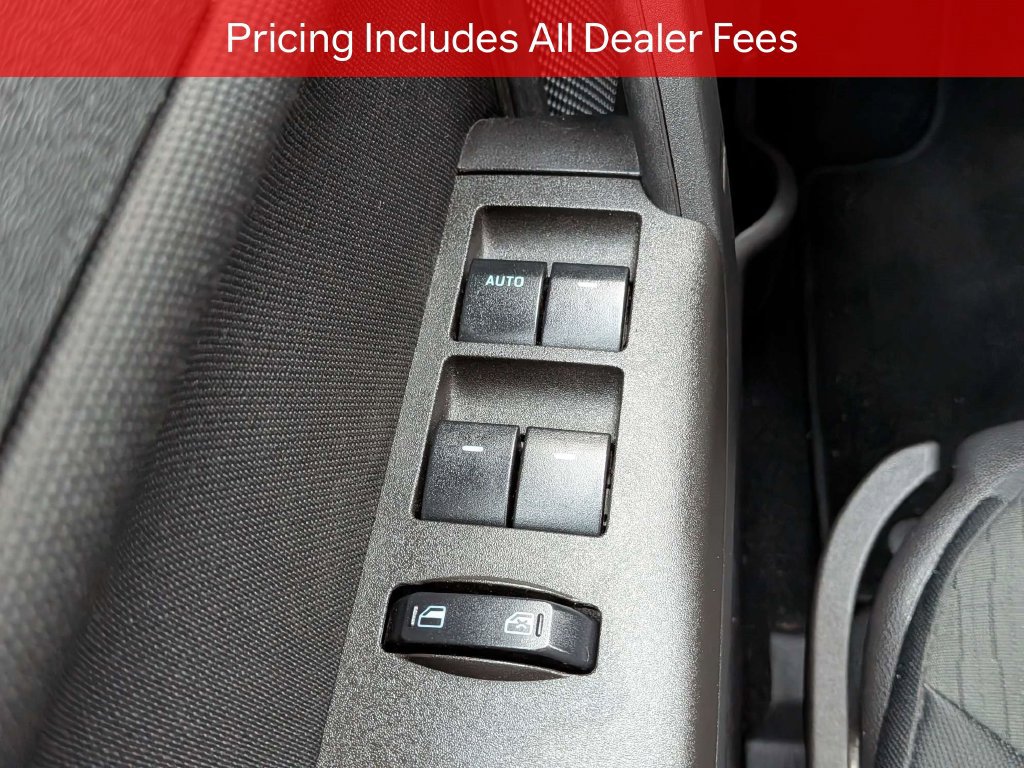 Used 2010 Ford Focus SE FWD image 22