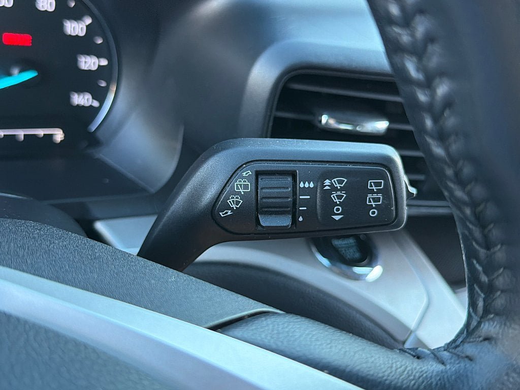 Used 2022 Ford Explorer XLT AWD/4WD image 21