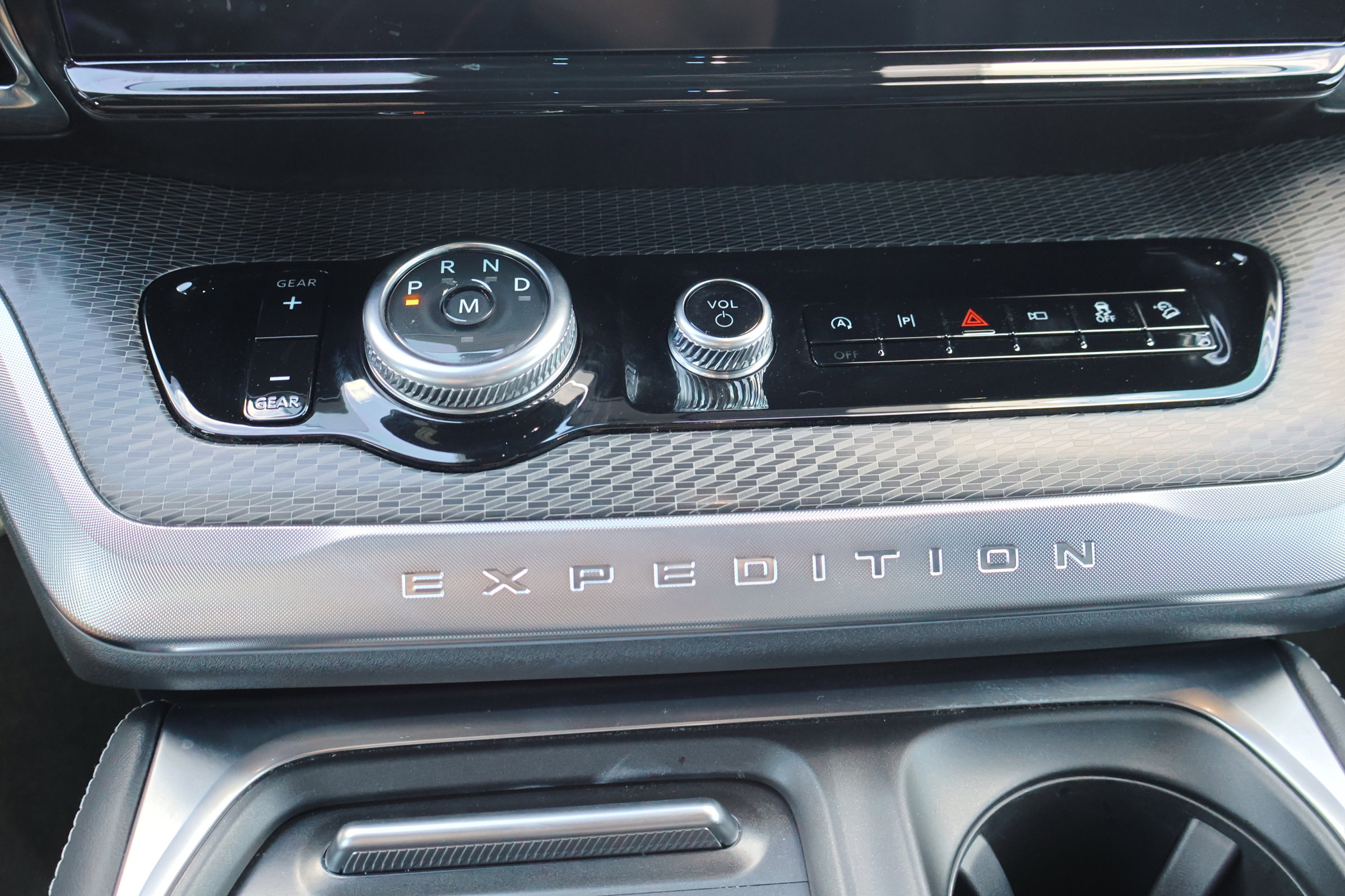 Certified 2025 Ford Expedition Max Platinum w/ Stealth Appearance Package image 20