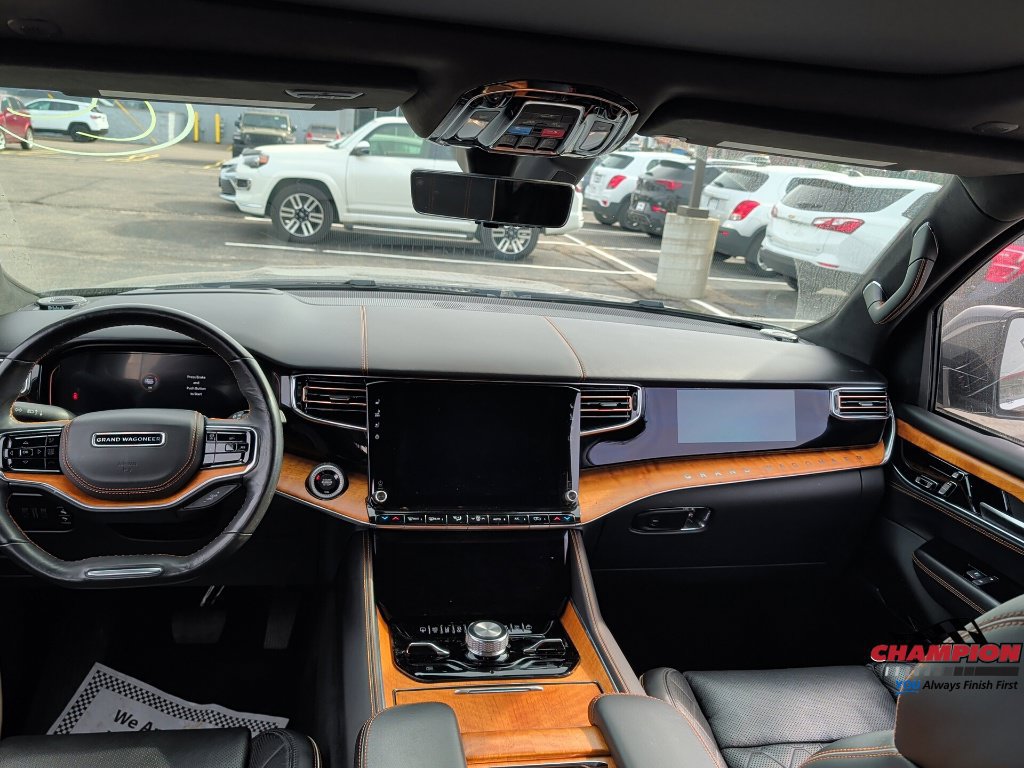 Used 2022 Jeep Grand Wagoneer Series III w/ Rear-Seat Entertainment Group AWD/4WD image 35