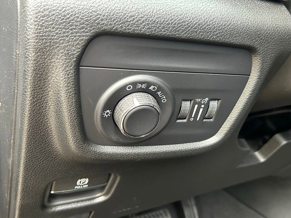 New 2025 Jeep Grand Cherokee Altitude image 42