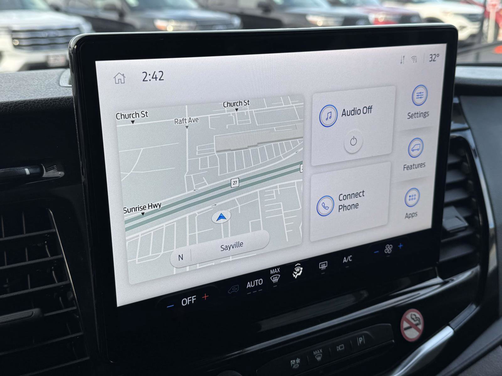 Used 2023 Ford Transit 350 XLT image 25