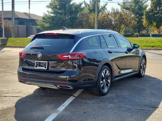 Used 2018 Buick Regal Essence w/ Sights and Sounds Package AWD/4WD image 4