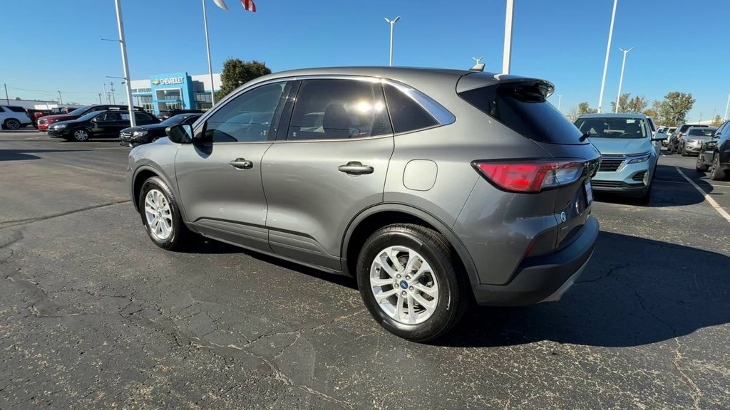 Used 2022 Ford Escape SE FWD image 6