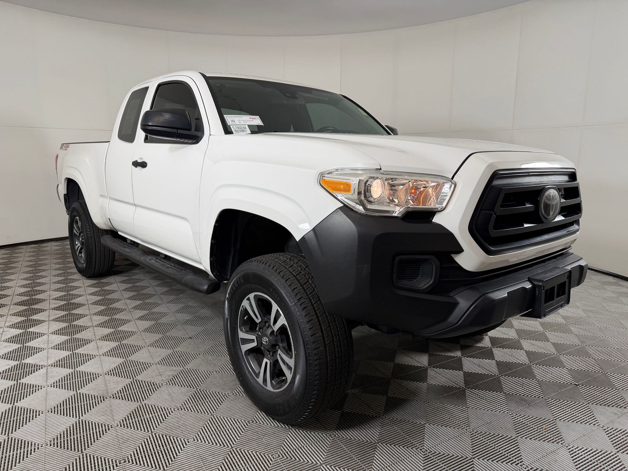 Used 2020 Toyota Tacoma SR AWD/4WD image 7