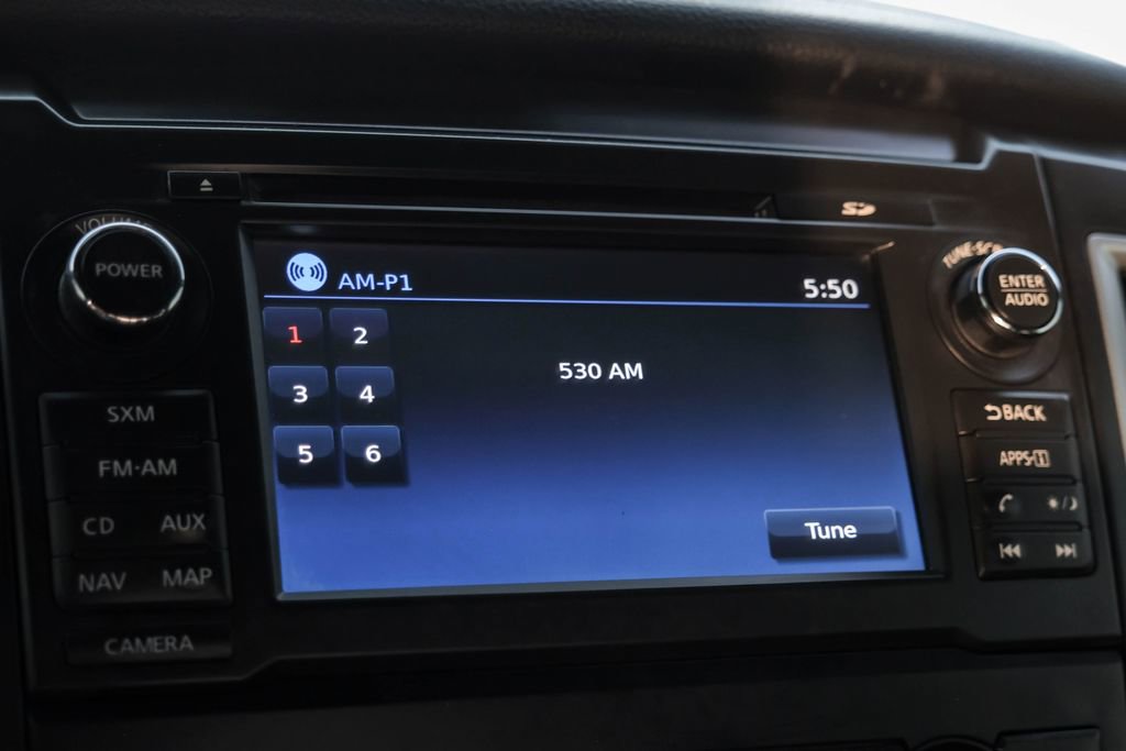 Used 2018 Nissan Titan SV w/ SV Convenience Package image 29