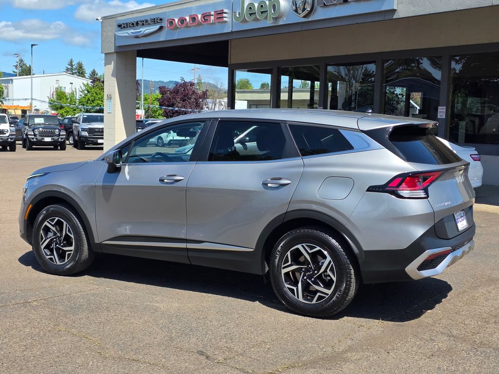 Used 2023 Kia Sportage LX AWD/4WD image 30
