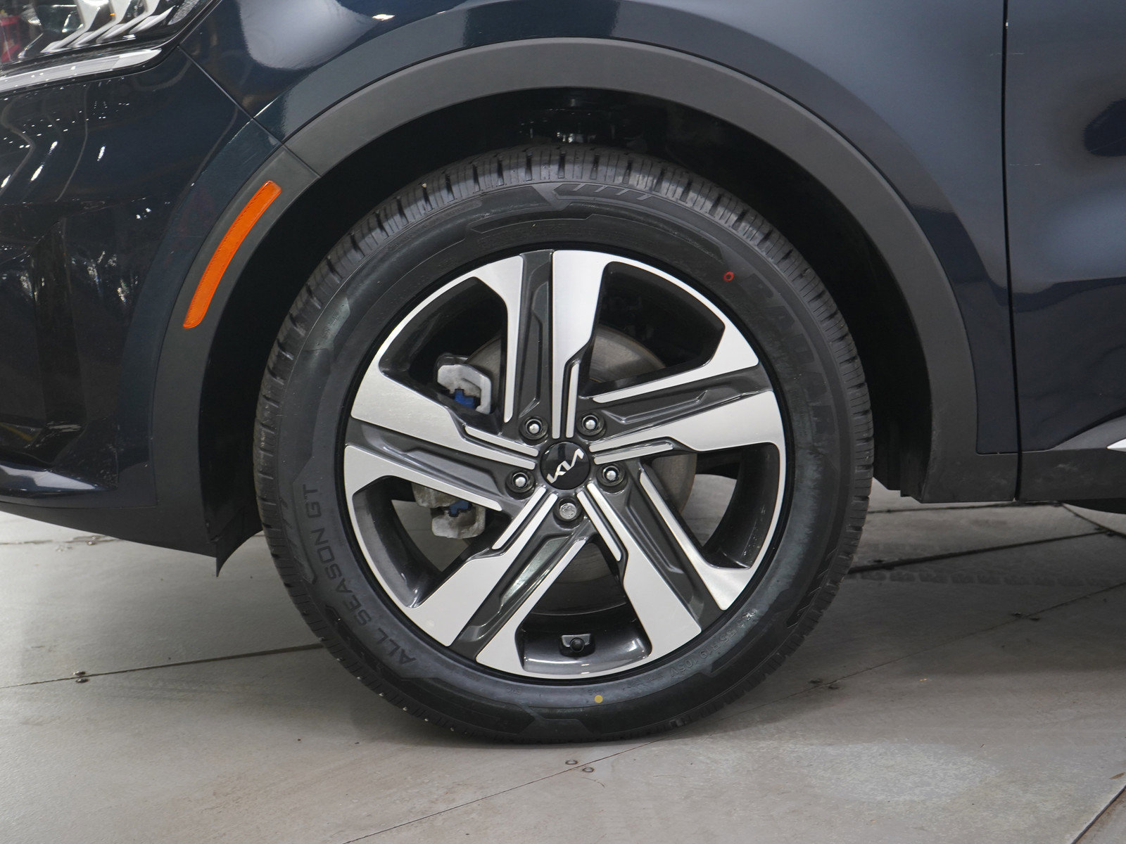 Used 2023 Kia Sorento EX AWD/4WD image 32