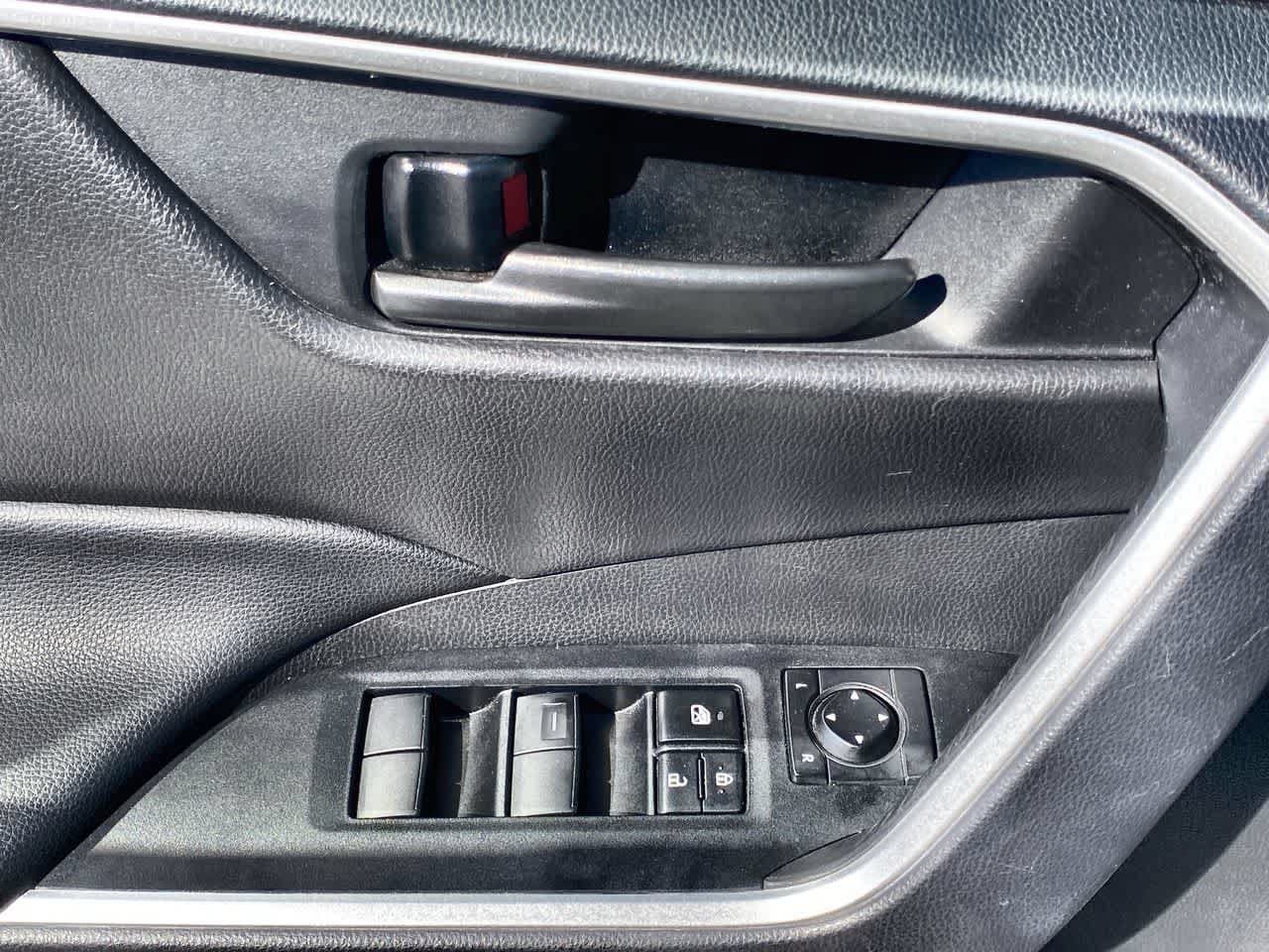 Certified 2025 Toyota RAV4 LE AWD/4WD image 13