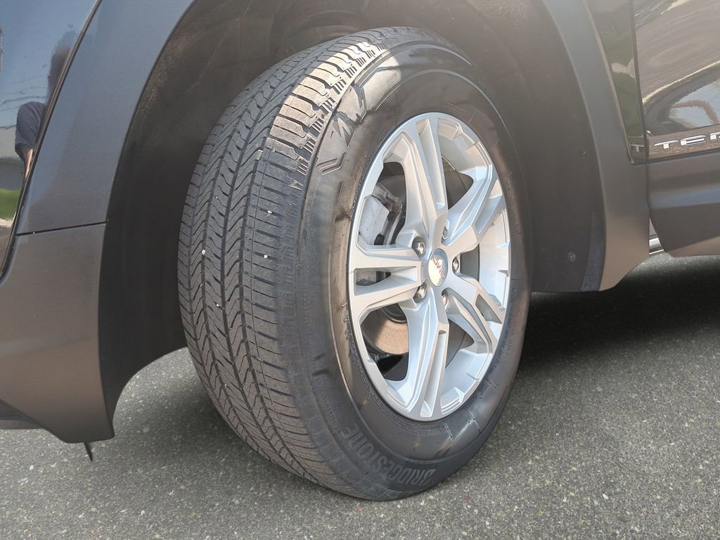Used 2023 GMC Terrain SLE AWD/4WD image 31