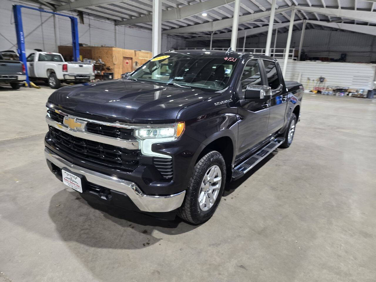 Used 2022 Chevrolet Silverado 1500 LT w/ Max Trailering Package AWD/4WD image 3