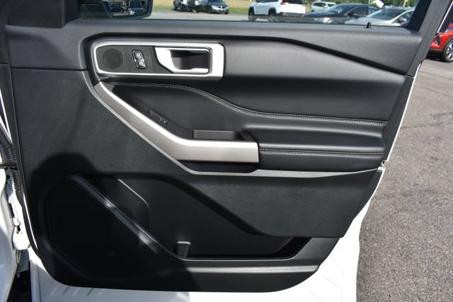 Used 2023 Ford Explorer XLT w/ Equipment Group 202A AWD/4WD image 46
