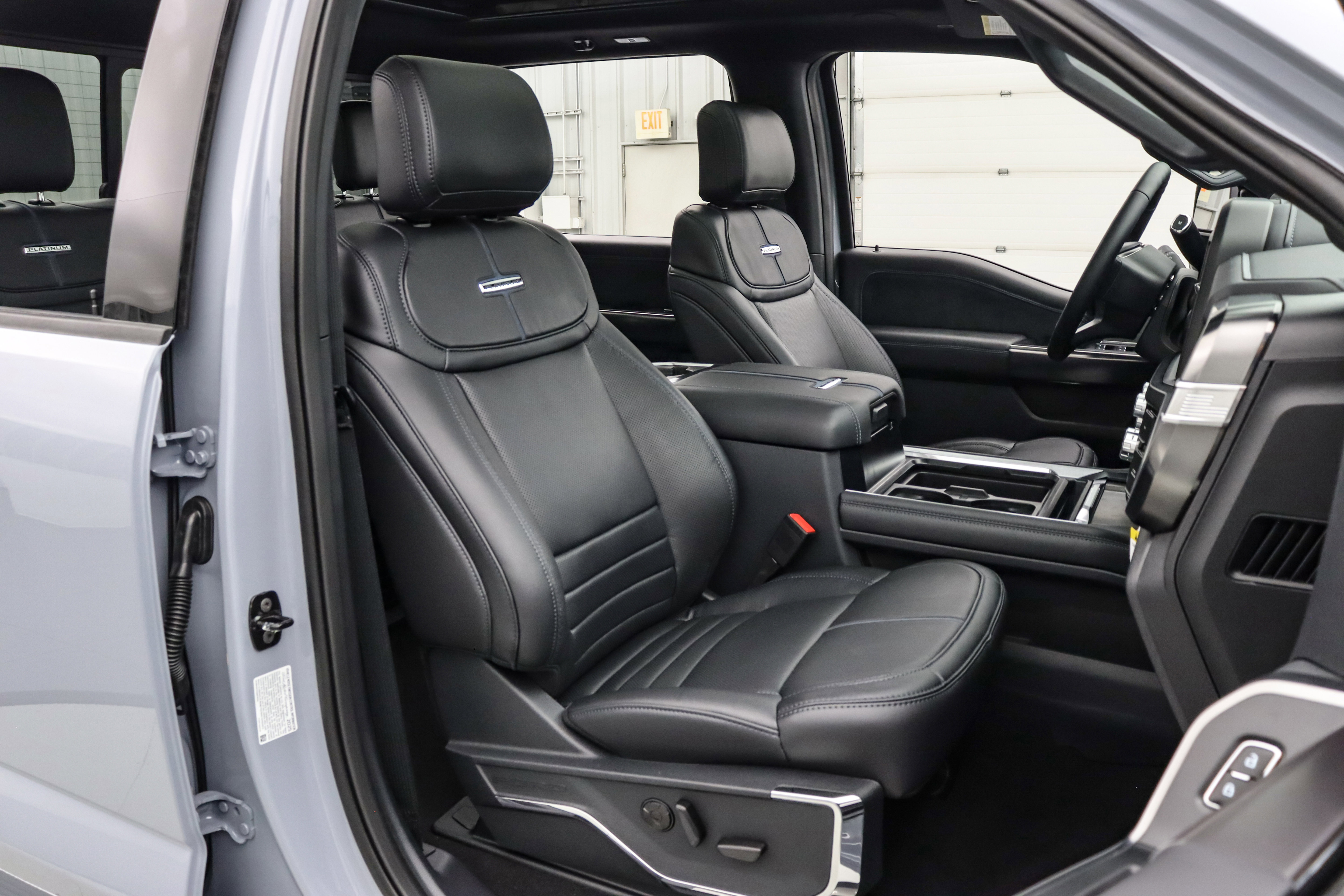 New 2026 Ford F250 Platinum w/ Tremor Off-Road Package image 24
