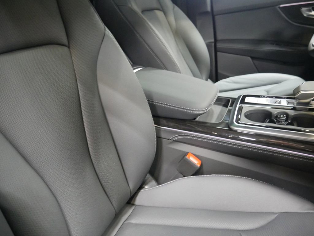 New 2026 Audi Q8 Premium Plus image 32