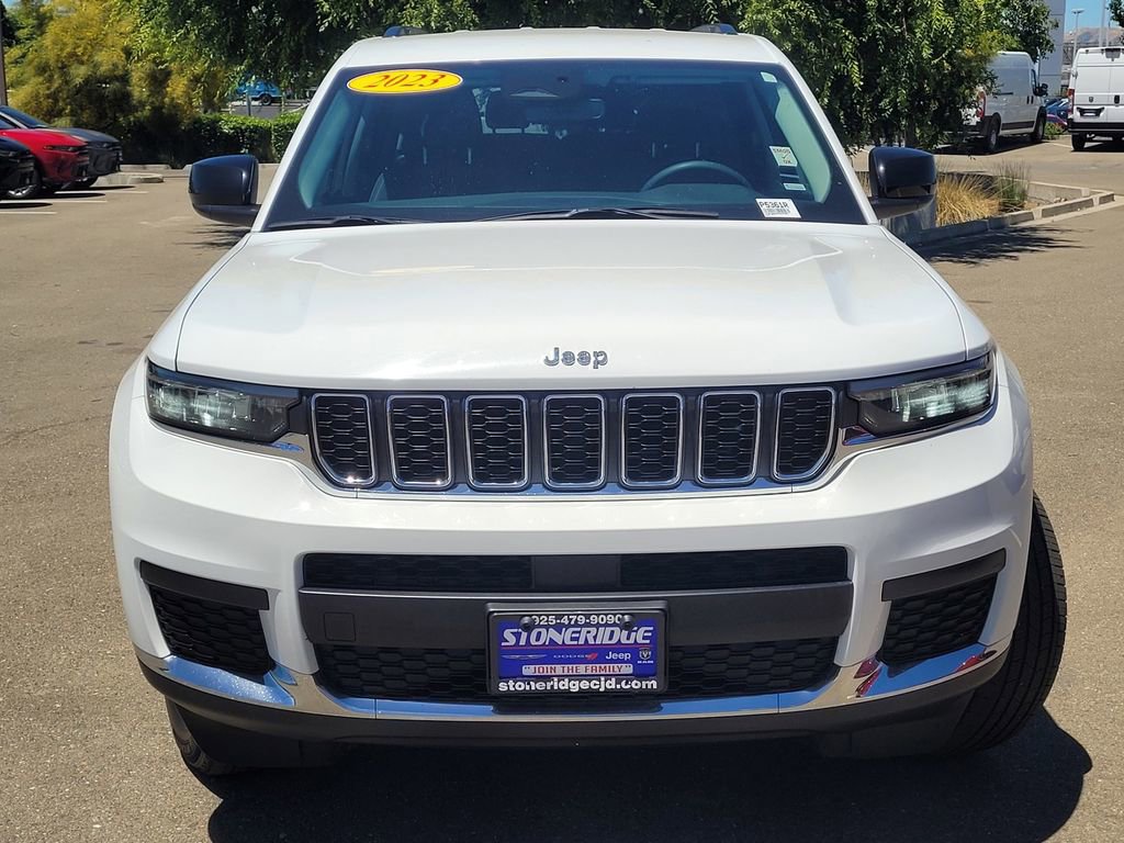 Used 2023 Jeep Grand Cherokee L Laredo image 3