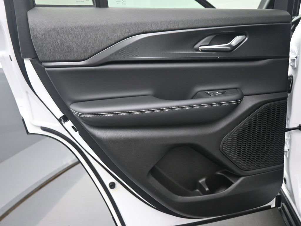 New 2025 Jeep Grand Cherokee Laredo X image 14