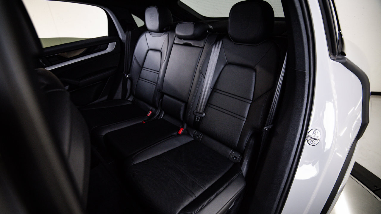 Certified 2024 Porsche Cayenne S AWD/4WD image 24