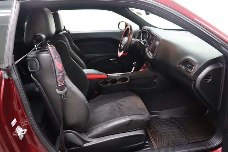 Used 2019 Dodge Challenger R/T Scat Pack w/ Plus Package RWD image 31