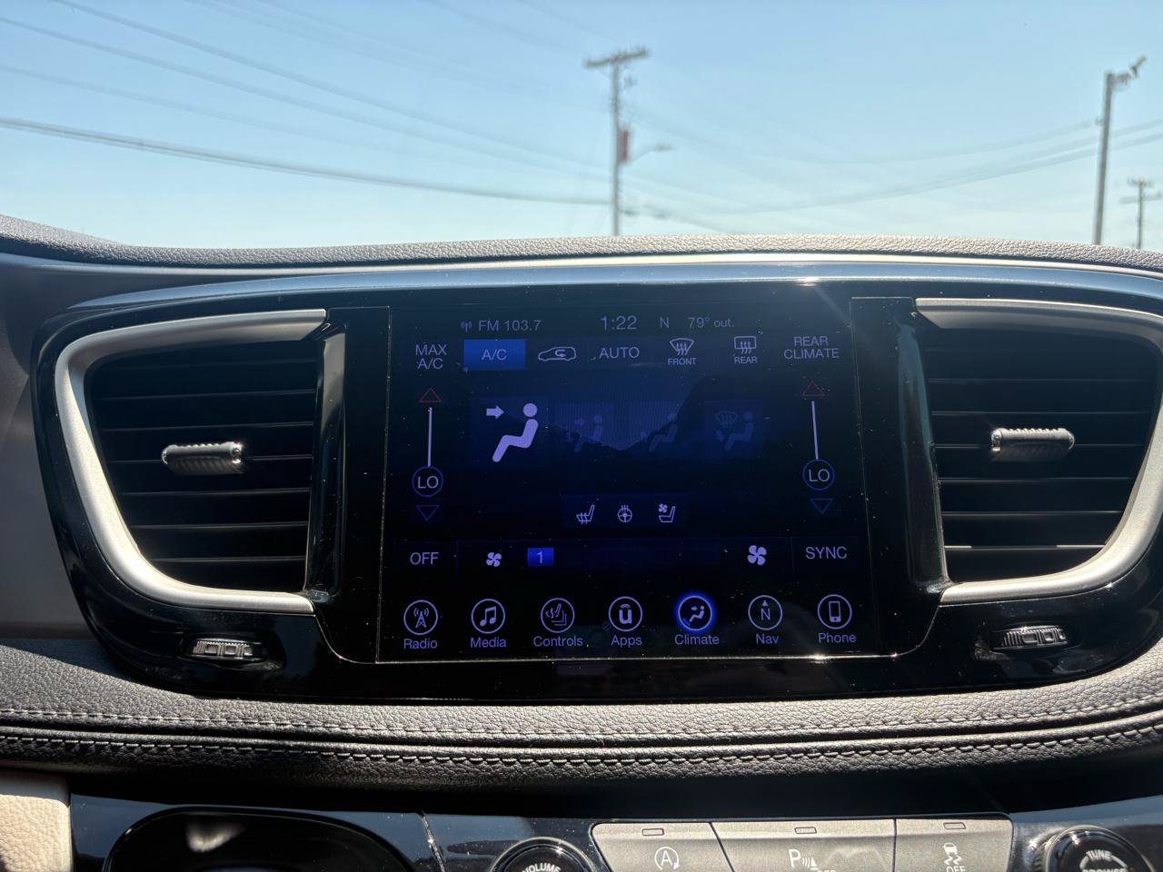 Used 2017 Chrysler Pacifica Limited w/ UConnect Theater Package FWD image 21