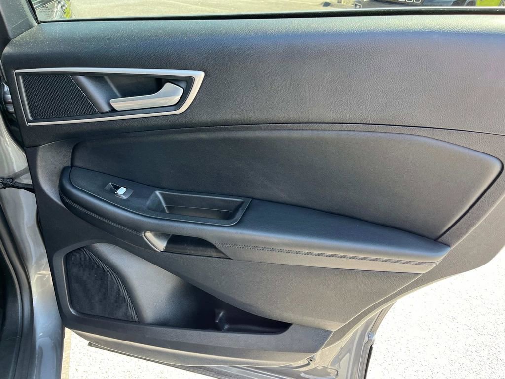 Used 2022 Ford Edge SEL w/ Convenience Package image 19