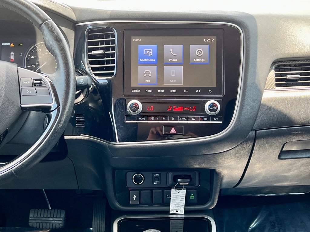 Used 2020 Mitsubishi Outlander SEL image 39