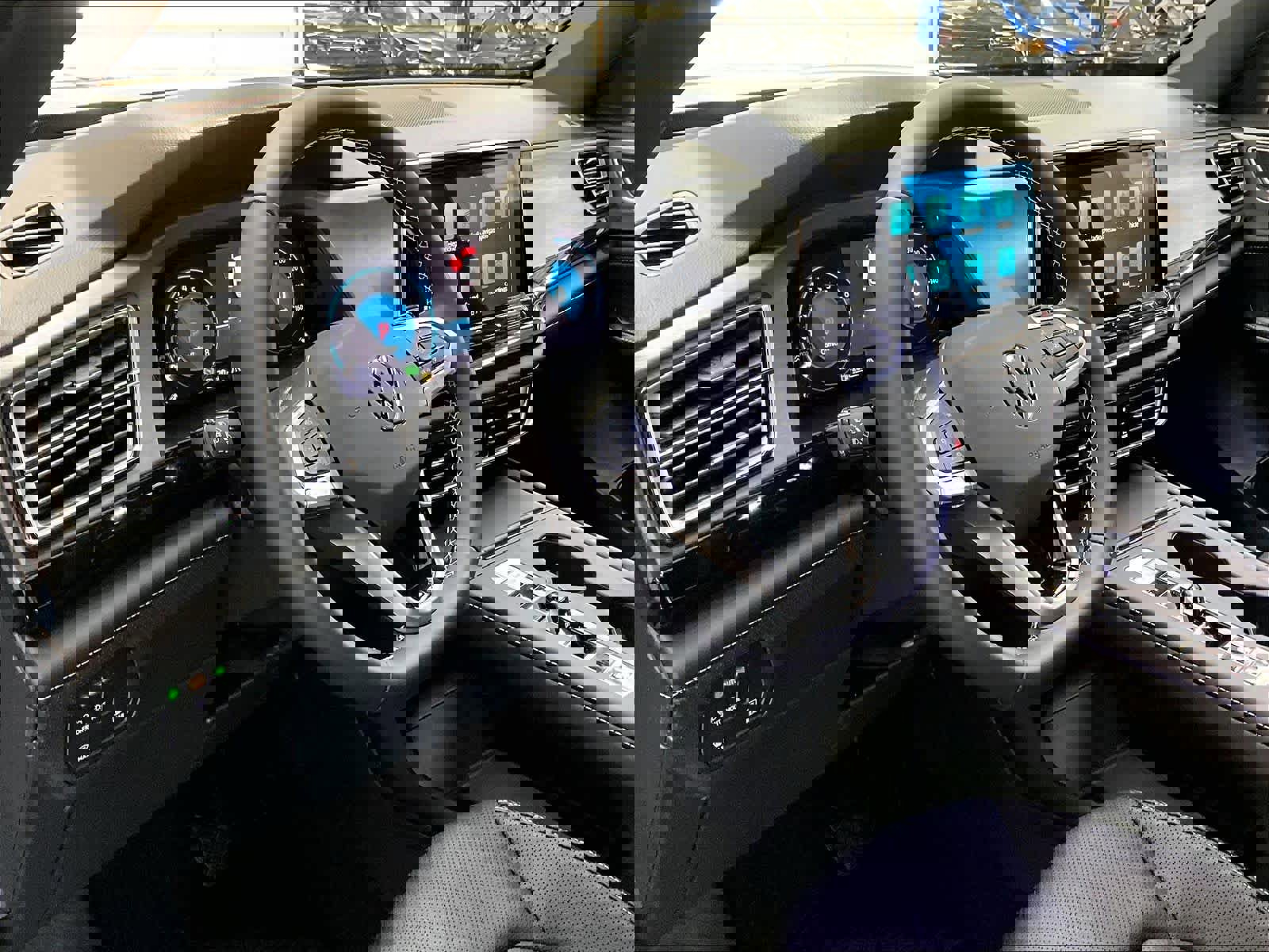 New 2026 Volkswagen Atlas Cross Sport SE image 8