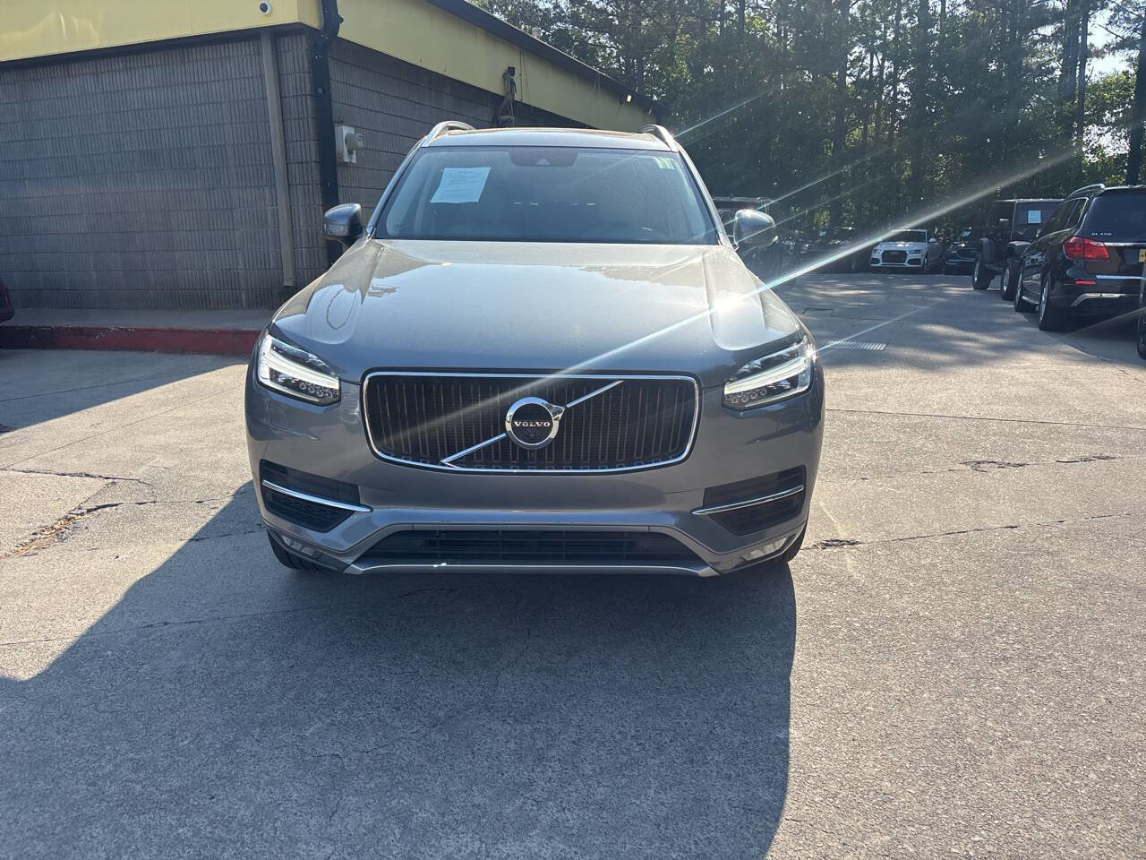 Used 2016 Volvo XC90 T6 Momentum w/ Momentum Plus Package AWD/4WD image 3
