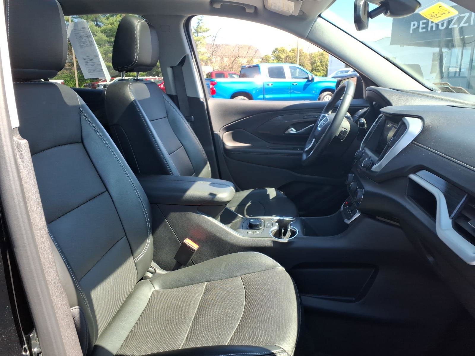 Certified 2023 GMC Terrain SLT w/ Infotainment Package II image 11