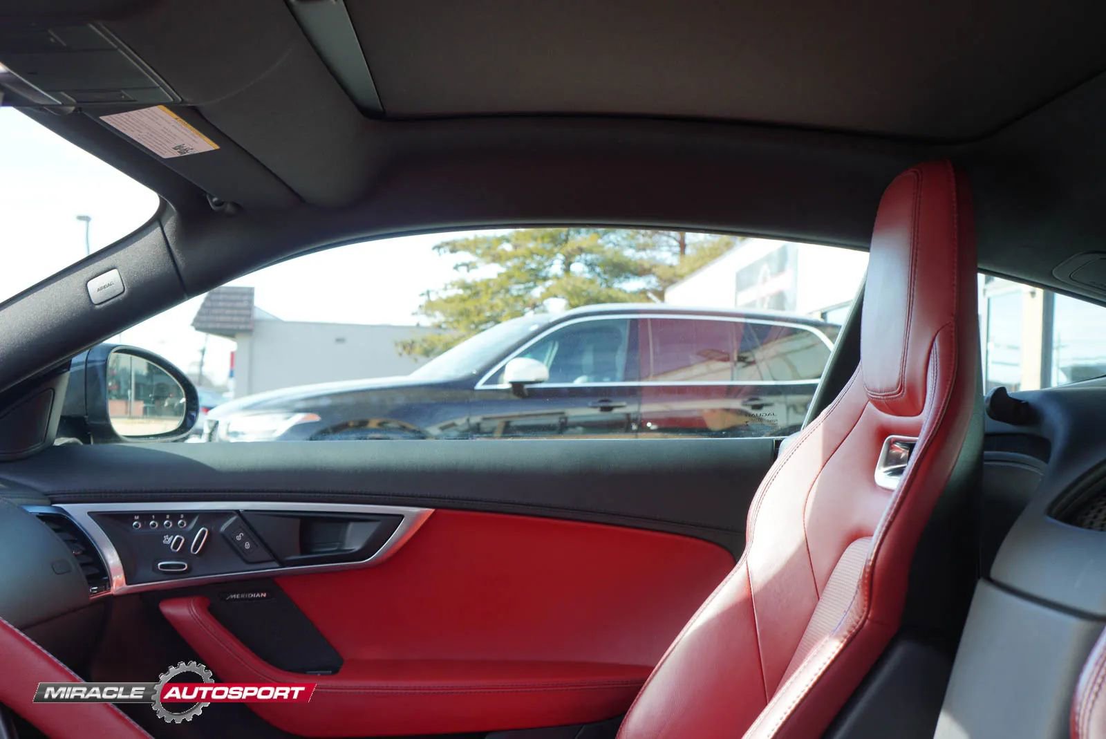 Used 2018 Jaguar F-TYPE R-Dynamic AWD/4WD image 23