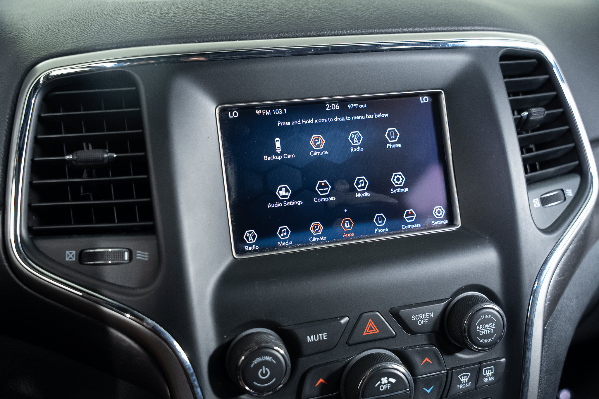 Used 2018 Jeep Grand Cherokee Laredo RWD image 33