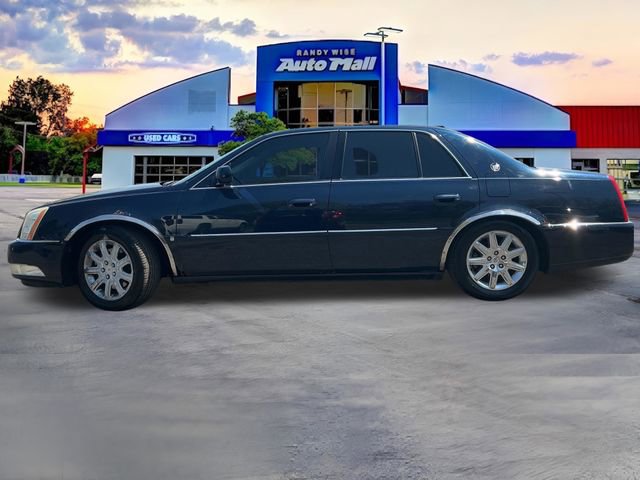 Used 2009 Cadillac DTS FWD image 3