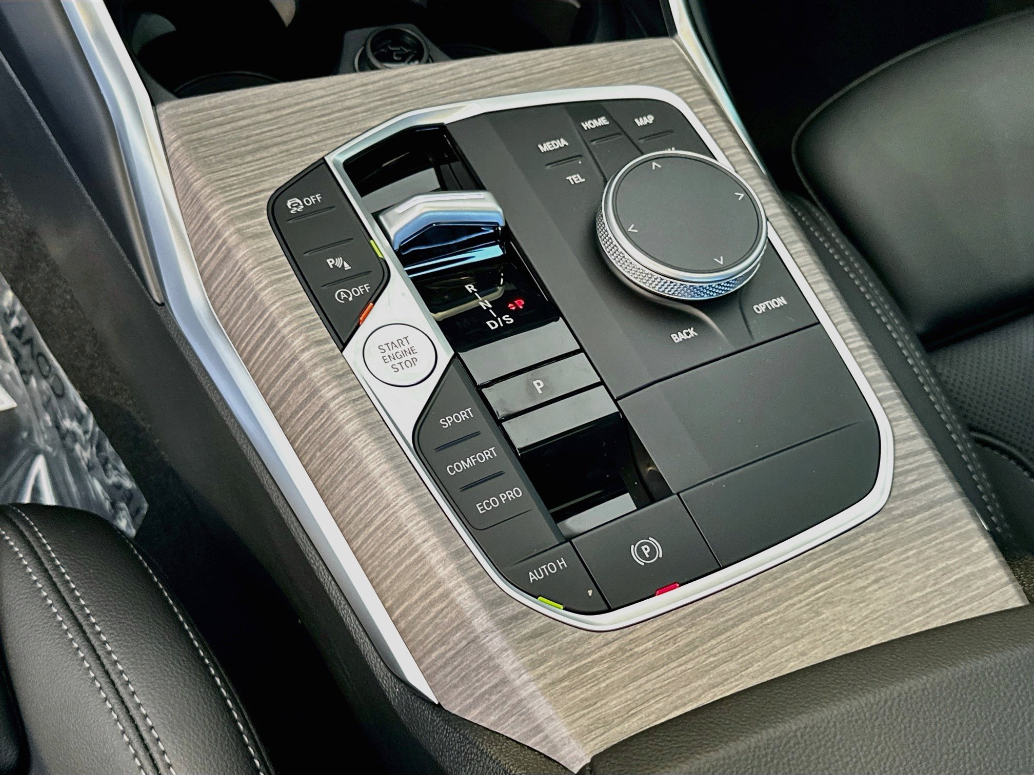 New 2026 BMW 330i Sedan w/ Convenience Package RWD image 16