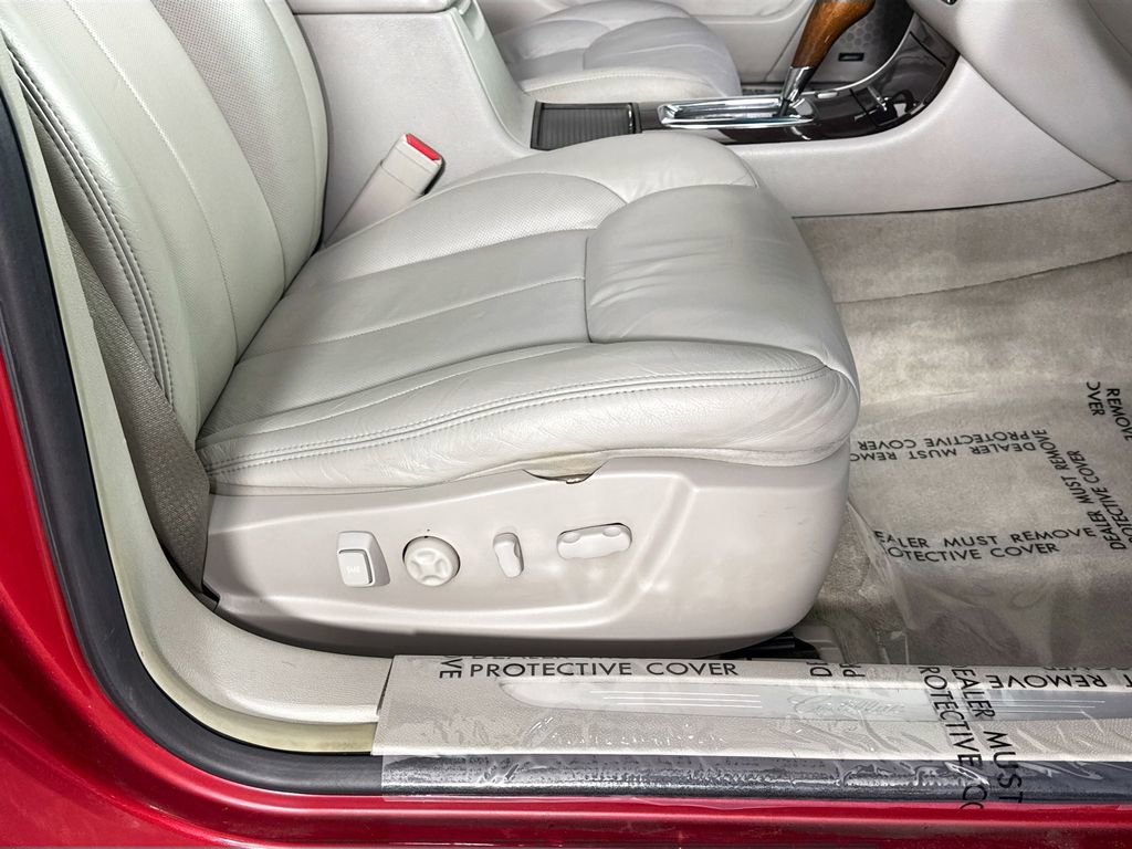 Used 2009 Cadillac DTS image 34